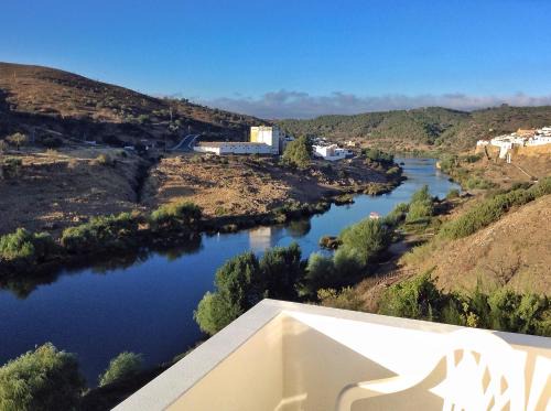 Mertola House | Oceanfront Paraíso D`el Rio: Family-Friendly Getaway