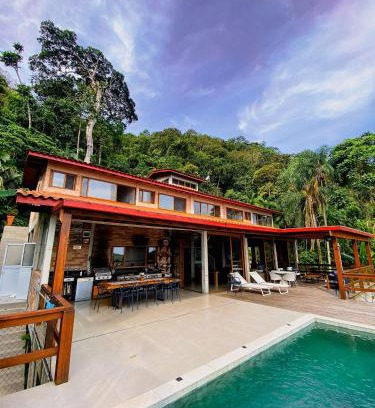 Sao Sebastiao House | Relax at Paraiso em Juquehy - Family-Friendly Getaway