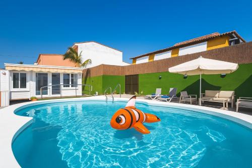 Telde Villa | Beachfront Getaway: Private Heated Pool & Family-Friendly