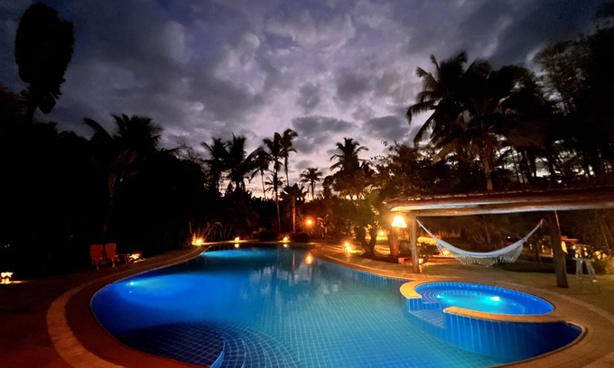 Santa Cruz Cabralia House | Escape to Paradise on the Beach with Private Pool & Spa