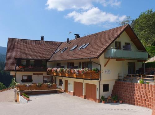 Bad Peterstal-Griesbach Apartment | Idyllic Stay at Paradies im Schwarzwald - Rated 9.6/10