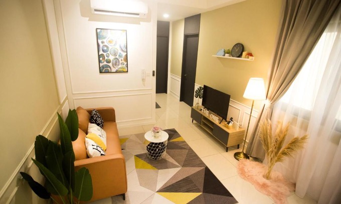 Taman Bukit Mewah Apartment | Discover Paradigm Residence: Poolside Serenity in JB