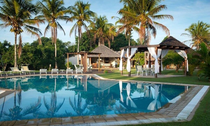 Curuipe House | Beachfront Paradise with Private Pool & Spa Amenities