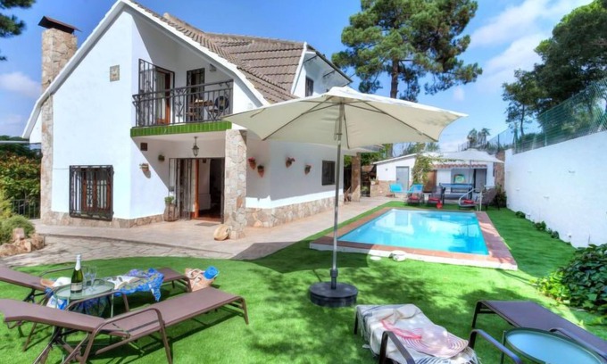 Puigventos House | Experience Elegance at Paradis by Interhome - Rated 9/10