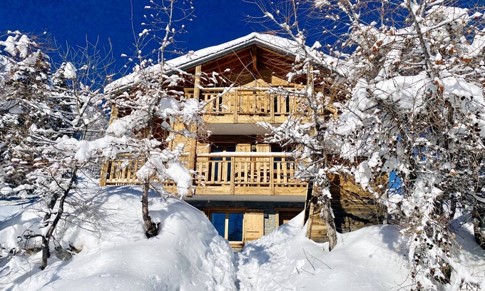 Vex Ski Chalet | Discover Paradis Perdu: Ski-In Chalet with Spa & Lake Views