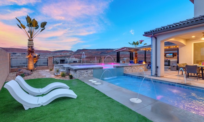 Washington House | Explore Paradise at Paseos 1373 Resort with Pools & Spa