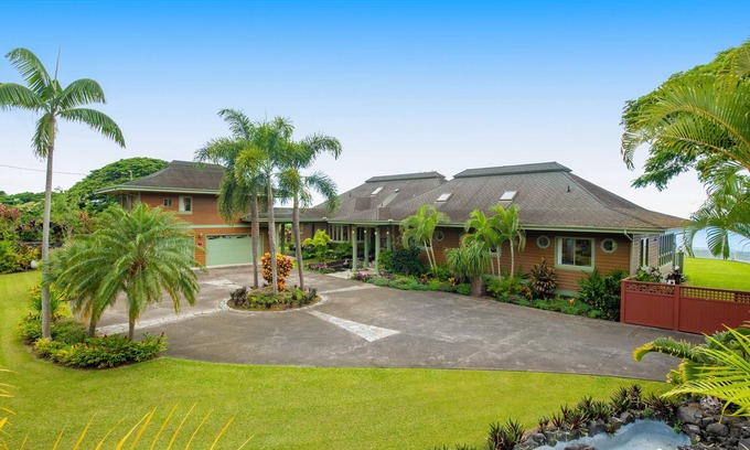 Honaunau-Napoopoo House | Experience Bay View Farms: Private Pool & Oceanfront Bliss