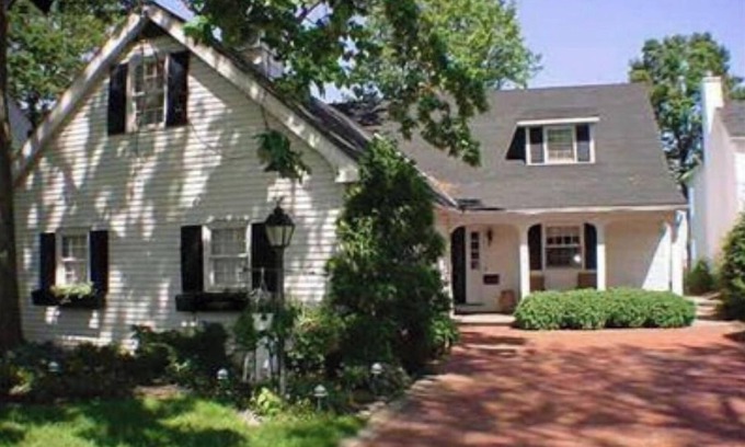 Lorain House | Experience Paradise at Lorain: Oceanfront Pet-Friendly Retreat