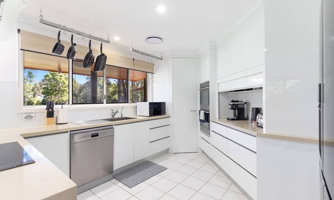Point Vernon House | Paradise at Point Vernon: Tranquil Bayside Family Retreat