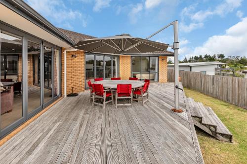 Ruakaka House | Discover Paradise at the Bay - Family-Friendly Retreat