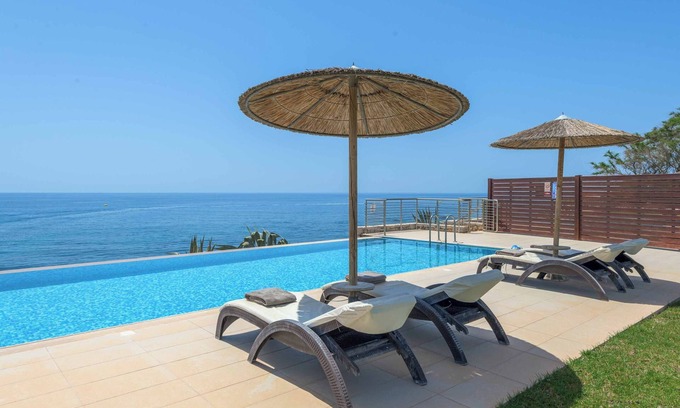 Kiotari Villa | Relaxing Paradise Beach I - Three Bedroom Villa with Pool