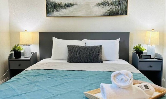 Bay Crest Park Apartment | Paradise Beach Tampa #6