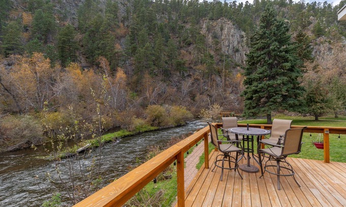 Rapid City House | Idyllic Retreat by the Creek with Hot Tub and Music