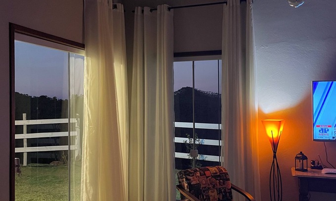 Rio Preto Ski Chalet | Serene Jungle Chalet: Pet-Friendly with Breakfast Included