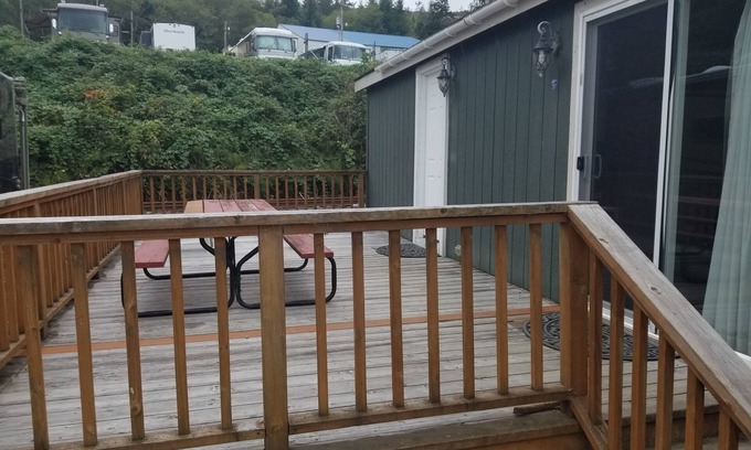 Rockaway Beach House | Discover Paradise Cove RV Resort & Marina with Family Amenities