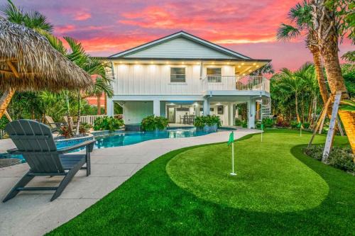 Siesta Key House | Experience Paradise Cove: Pet-Friendly Retreat with Pool