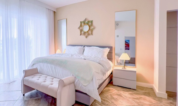 Lake Worth Condo | Ocean View Paradise Deluxe: Exceptional 2-Bd Penthouse
