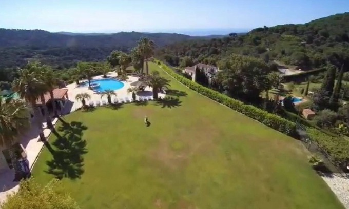 Sant Iscle de Vallalta House | Serene Retreat: Spa and Breakfast Await You at Paradise