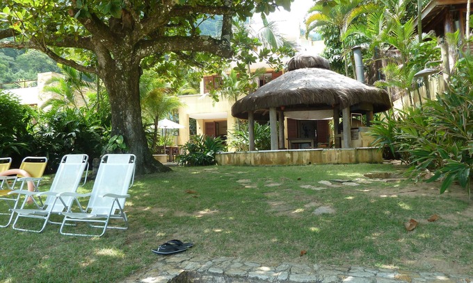 Toque Toque House | Prime Oceanfront Paradise: 16 Beds & Top Amenities Await