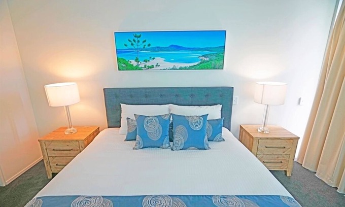 Airlie Beach Apartment | Paradise found! 4 Bedroom Penthouse over looking the Coral Sea