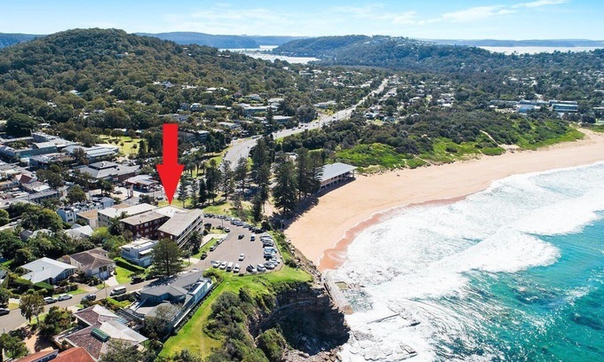 Avalon Beach House | Discover Avalon Beach: Pet-Friendly Paradise Awaits!