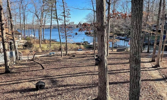 Locust Grove House | Idyllic Lakefront Home: Family-Friendly Retreat in Locust Grove