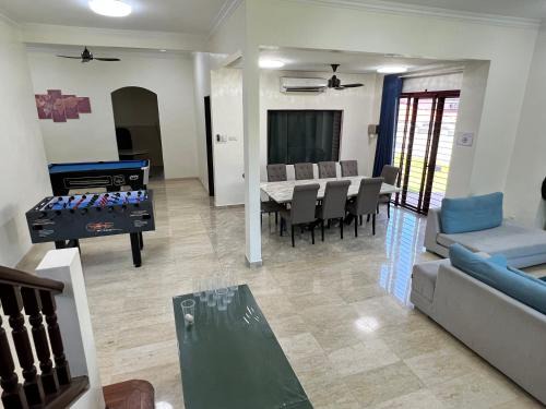 Ara Damansara House | Family-Friendly PH Homestay Bungalow with Great Amenities