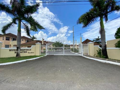 Boscobel Apartment | Unforgettable Stay at Paradise Heaven - Pet & Child Friendly
