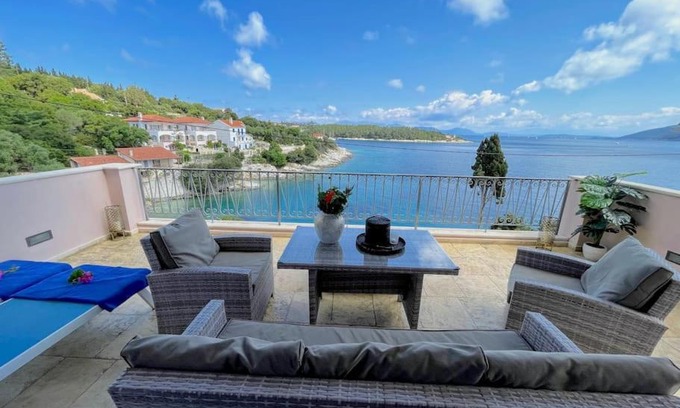 Matsoukata Apartment | Seaside Paradise House: Steps from Fiskardo Center & Beach