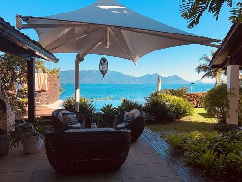 Conceicao de Jacarei Resort | Discover Paradise House: Private Beach & Oceanfront Bliss