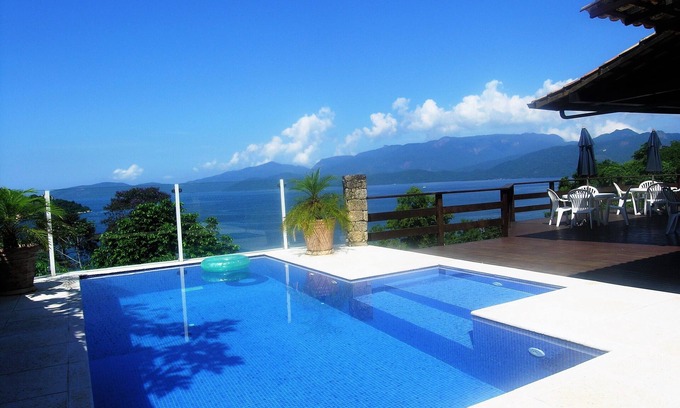 Portogalo House | Paradise Awaits: Angra dos Reis House with Boat Tours
