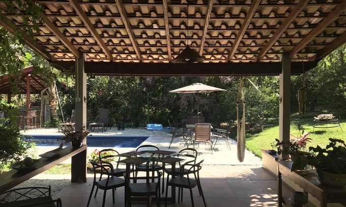 Jardim Capricornio House | Escape to Paradise in Capricórnio with Pool & Ocean Views