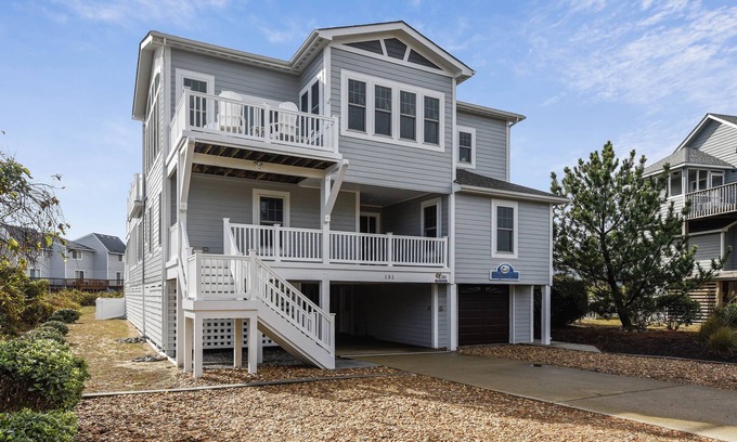 Duck House | Beachside Retreat in Duck: Modern Style & Family-Friendly Amenities