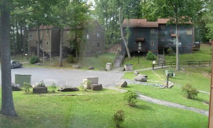 East Stroudsburg Condo | Escape to Paradise in the Poconos with Pool & Ocean Views