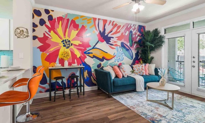 Houston Apartment | Beautiful Paradise Land: 1BR Pool View Near Attractions
