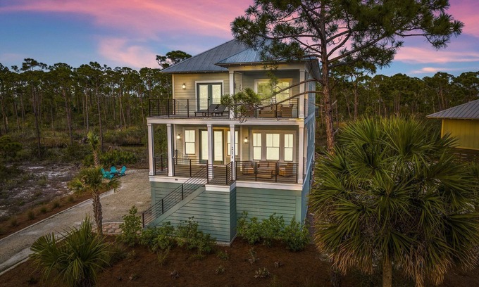 Port St. Joe Villa | Experience Paradise: Oceanview Pool, Hot Tub & Bikes Await