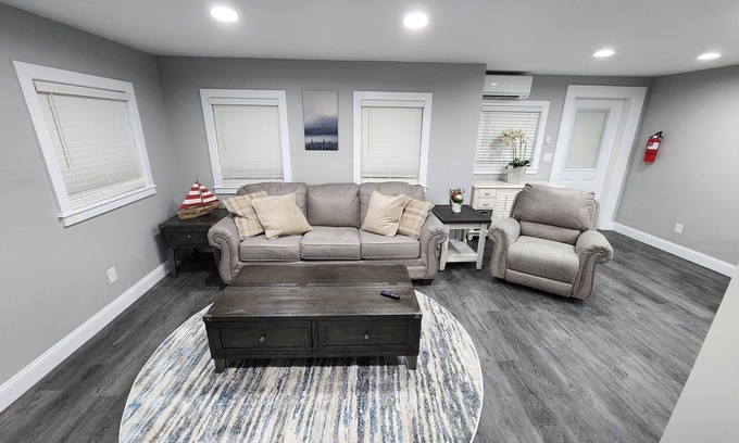 Leesburg Apartment | Idyllic Paradise on Lake Harris with Breakfast Included