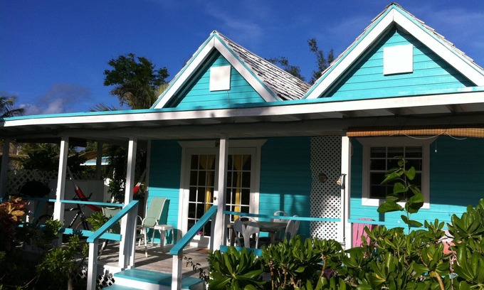 Mather Town Cottage | Idyllic Retreat on Pristine Beach with Ocean Views & Spa