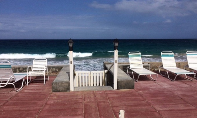 Kittian Village Condo | Beautiful Paradise on the Beach with Ocean View & Breakfast