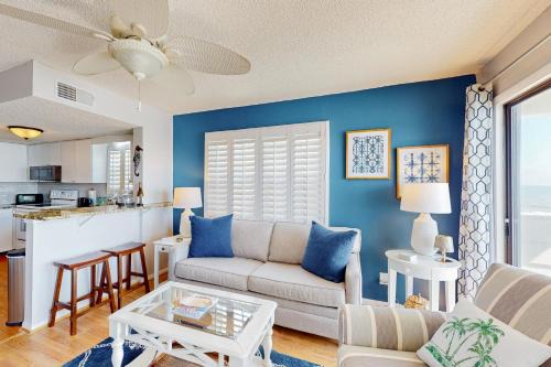 Garden City Apartment | Oceanfront Paradise Palms: Guest Rated 9.5/10 with Pool