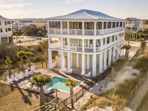 Pawleys Island House | Beachfront Paradise Point: Unmatched Ocean Views Await