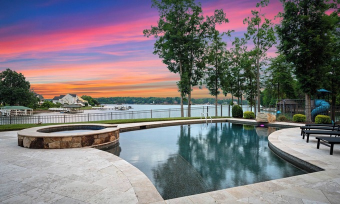 Lake Norman of Catawba House | Paradise Pointe by AvantStay | Lakefront + Views + Playset
