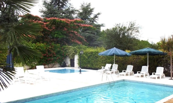 Cussay Cottage | Exquisite Villa in the Loire Valley with Heated Pool