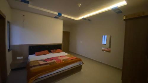 Gwalior Hotel | Budget-Friendly Stay at Paradise Residency and Cafe