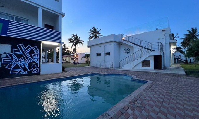 Catembe Hotel | Idyllic Escape at Paradise Resort Katembe with Pool & Breakfast
