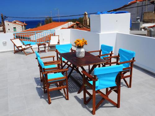 Panormos Apartment | Oceanfront Paradise Studios with Breakfast and Child-Friendly Perks