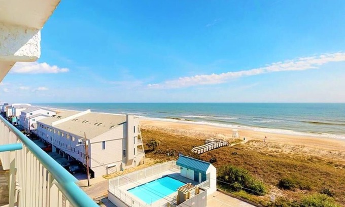 Carolina Beach Condo | Paradise Towers 504 - Oceanfront Complex with Full Size Swimming Pool