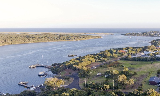 Augusta House | Stunning Paradise View - Central Location with Breathtaking Scenery