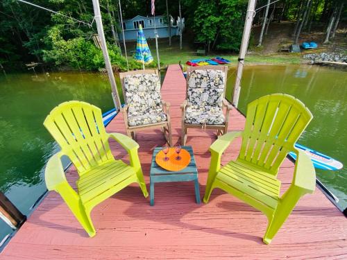 Reed Creek Villa | Oceanfront Paradise View Getaway with Private Beach Access
