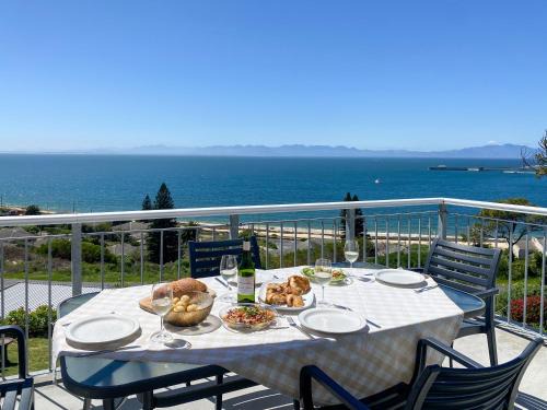 Redhill House | Unforgettable Paradise Views Vacation Home - Guest Rated 10/10